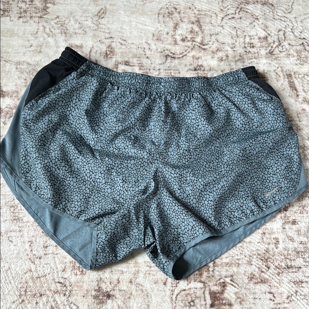 Nike Black and Gray Athletic Shorts Lightweight Moisture-Wicking
